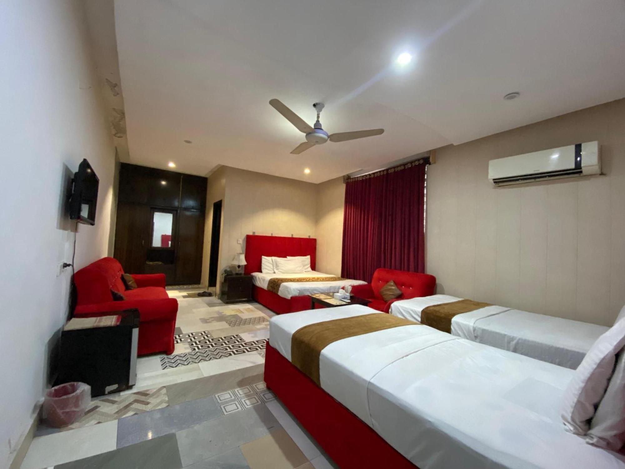 Hotel Tulip Inn, Gulberg Lahore Exterior foto