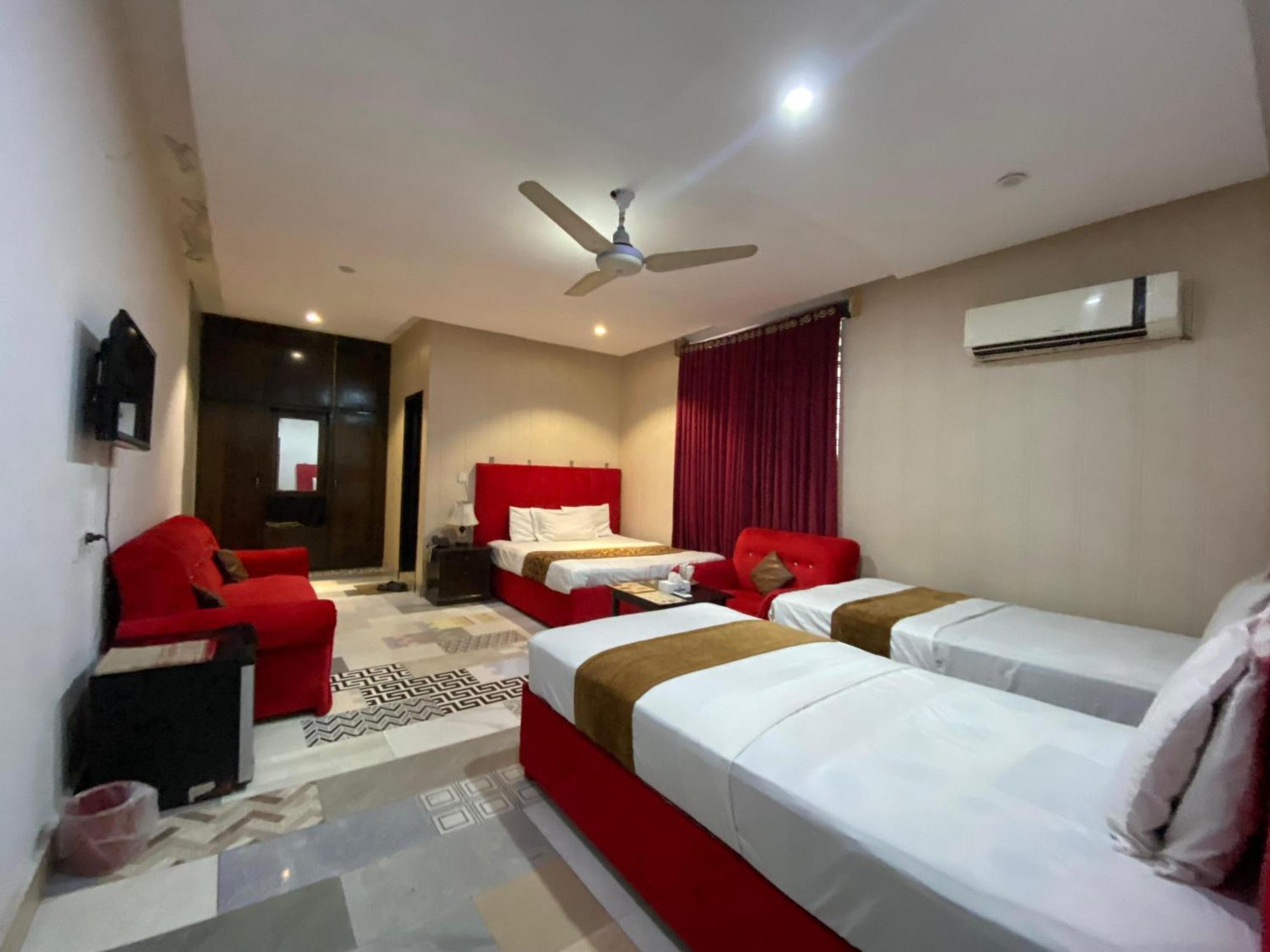 Hotel Tulip Inn, Gulberg Lahore Exterior foto