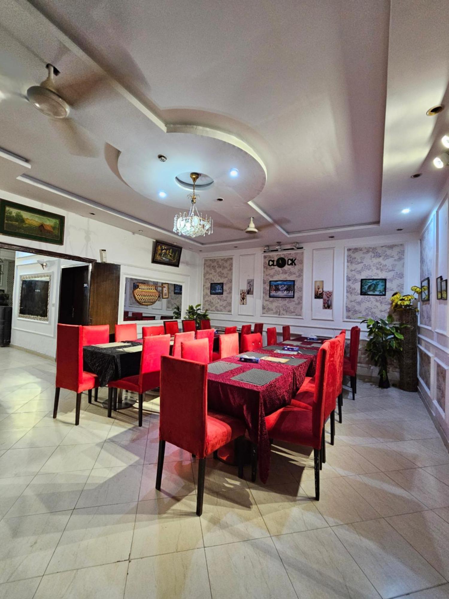 Hotel Tulip Inn, Gulberg Lahore Exterior foto