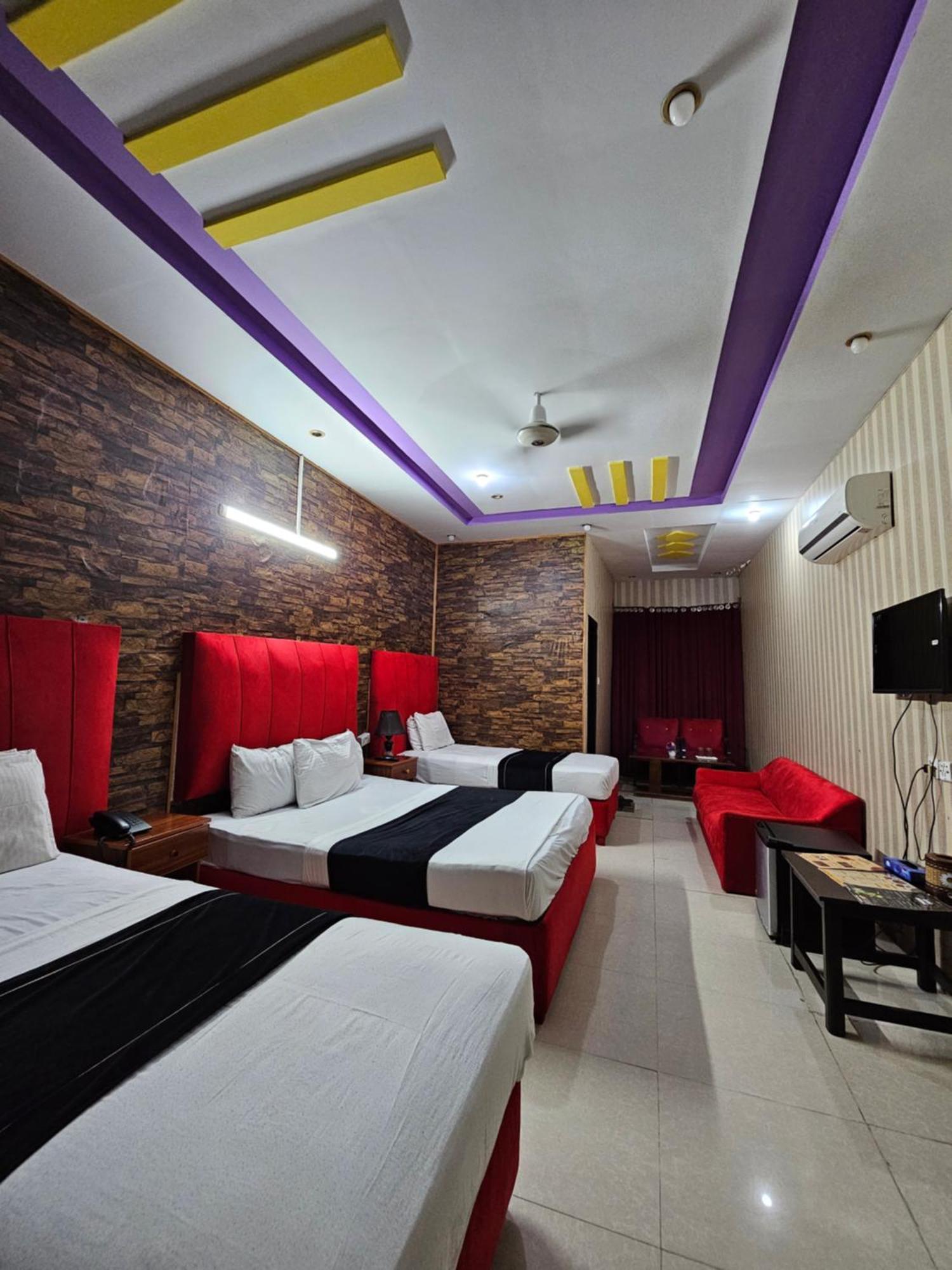 Hotel Tulip Inn, Gulberg Lahore Exterior foto