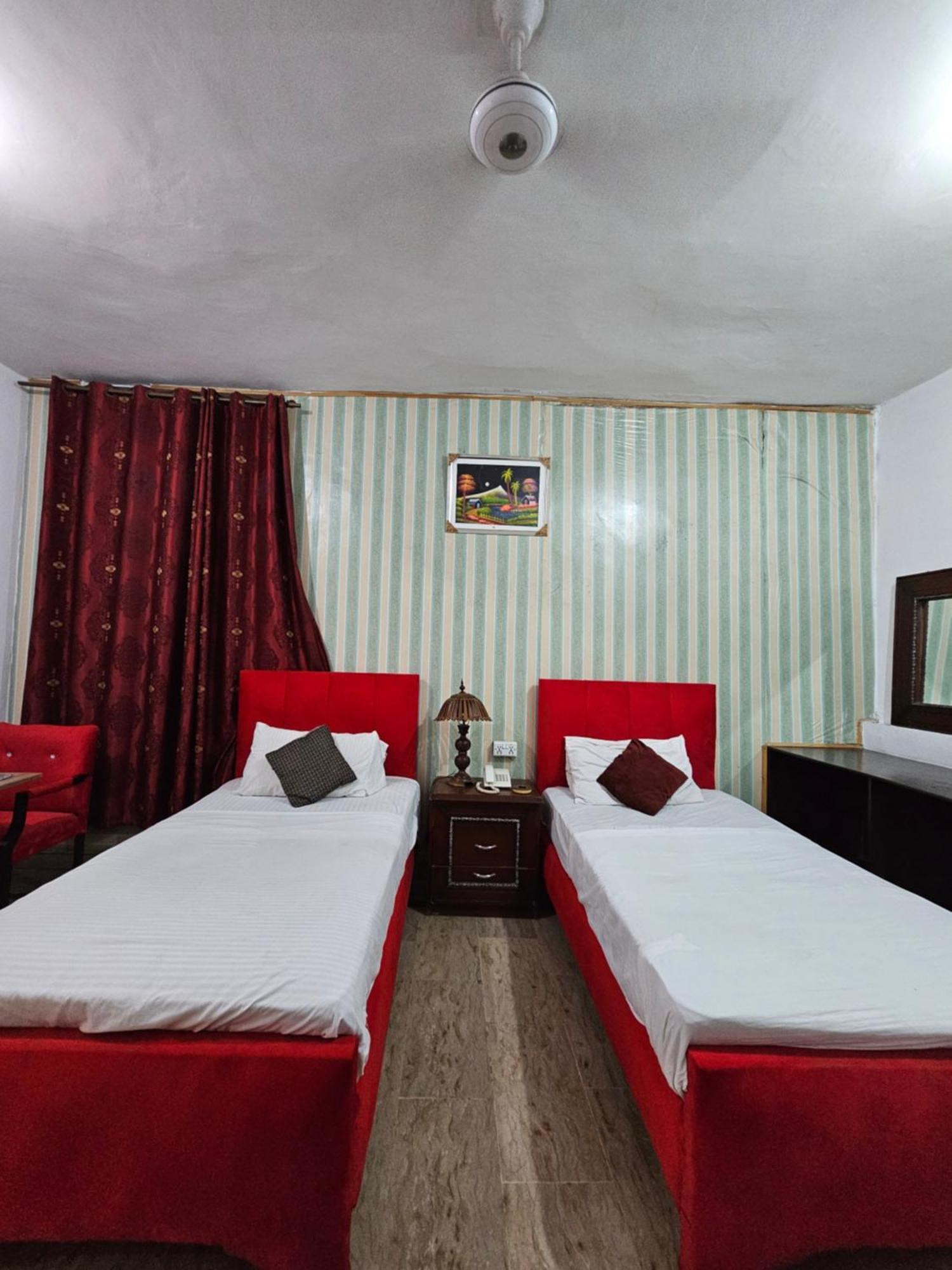 Hotel Tulip Inn, Gulberg Lahore Exterior foto