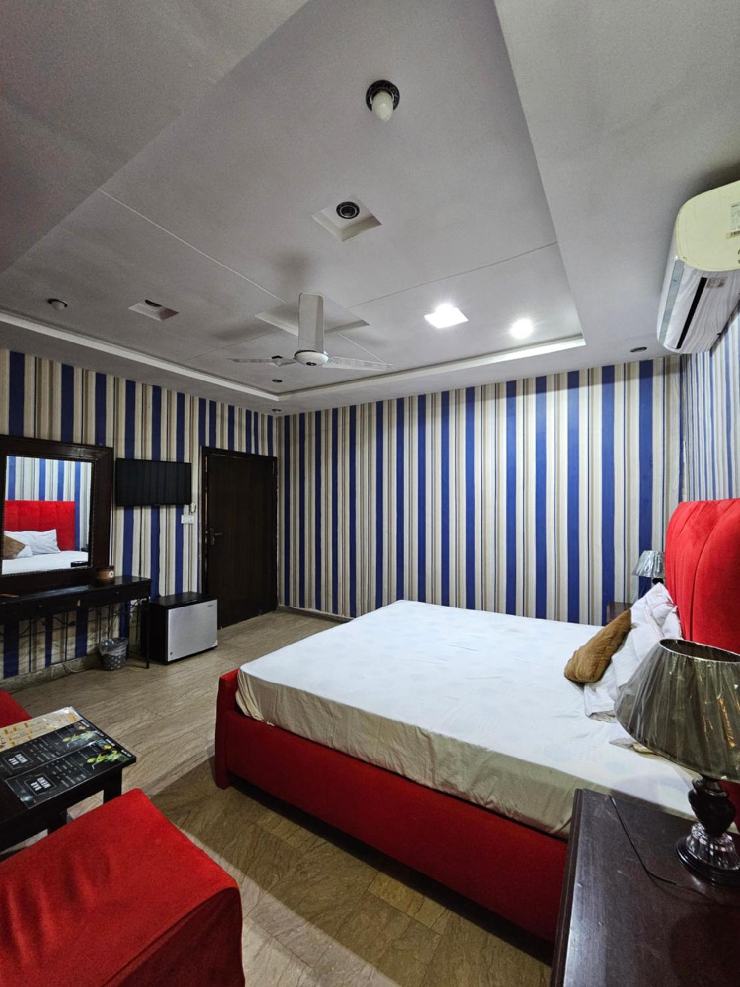 Hotel Tulip Inn, Gulberg Lahore Quarto foto